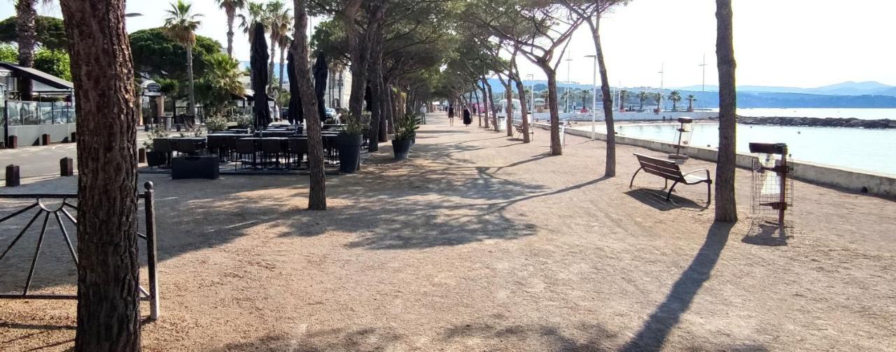 Logement Climatise Avec Jardin Et Parking Pour 2 Personnes En Bord De Plage Ла Сиота Екстериор снимка
